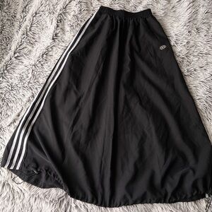 NWOT Long Street Track Skirt